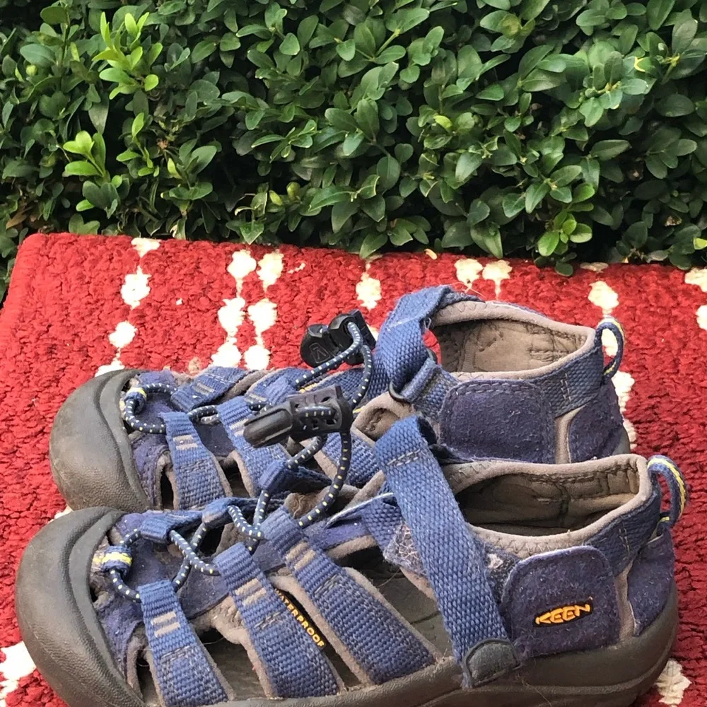 Keen Kids Boy’s Blue Outdoor Water Sport Sandals Size 12